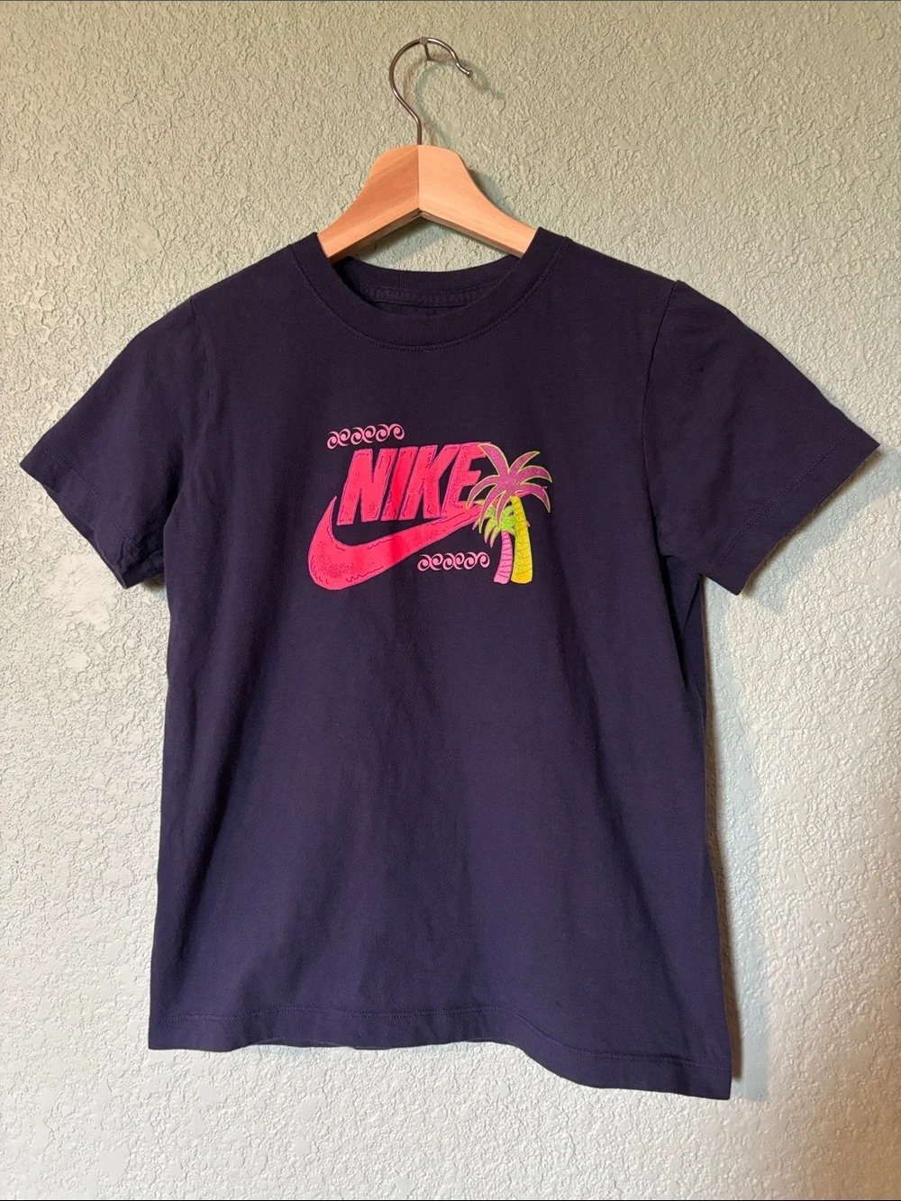 Nike Girl’s Navy Tee with Pink Logo and Yellow-Green Palm Trees Medium Good